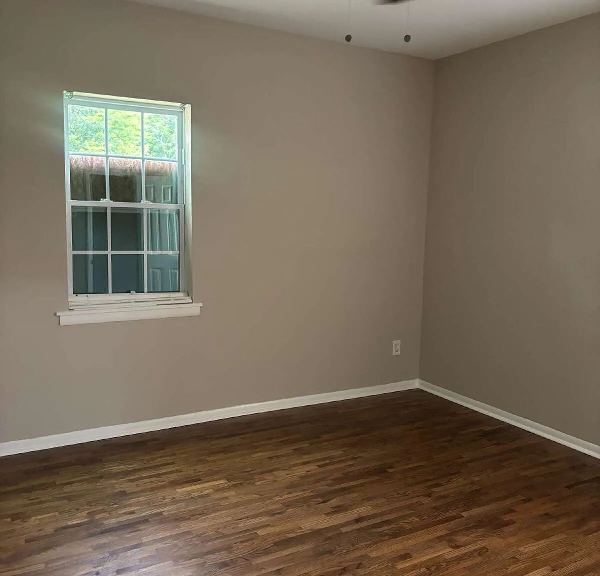4 bed, 2.0 bath, 1260 sqft, $1,400 — Photo 3