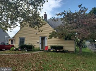 45 Nutmeg Ln, Levittown, PA 19054