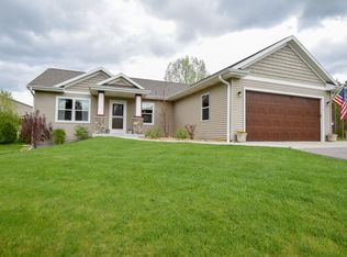 533 N Browns Lake Dr, Burlington, WI 53105