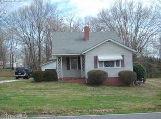 1166 W Lebanon St, Mount Airy, NC 27030