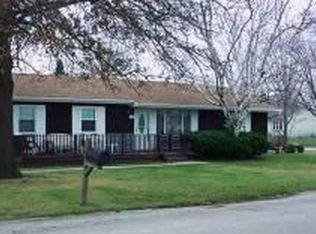 1858 Bluebird Dr, Galesburg, IL 61401