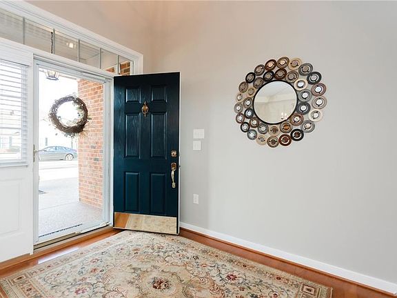 3rd image of 8155 Travelers Rest Dr
