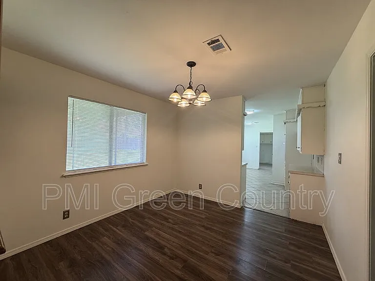 8174 E 31st Pl — Photo 7