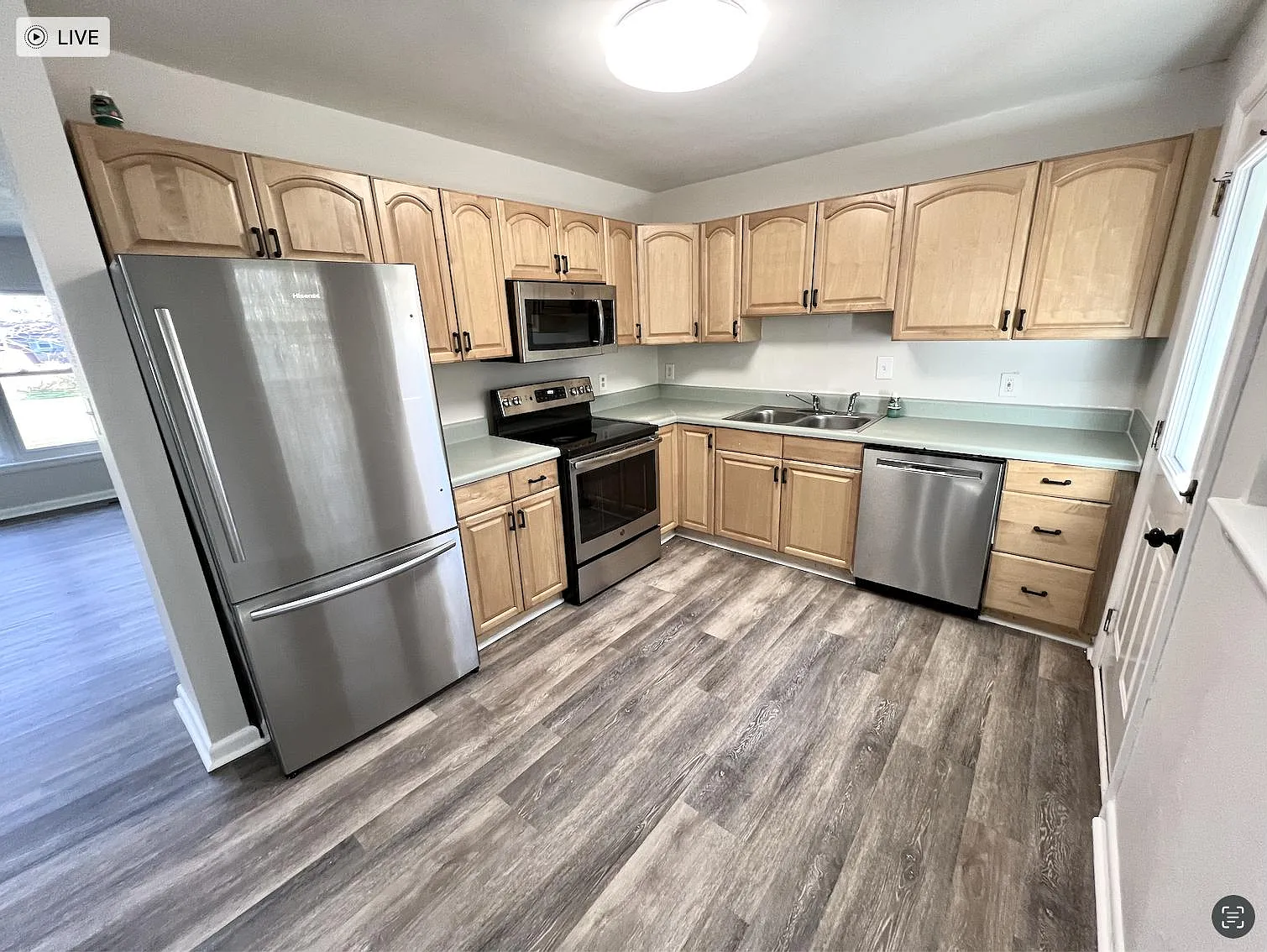 3 bed, 2.5 bath, 1700 sqft, $2,795 — Photo 4