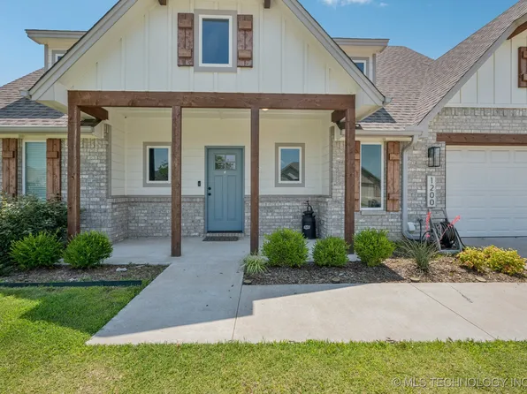 1200 SE 15th St, Pryor, OK 74361