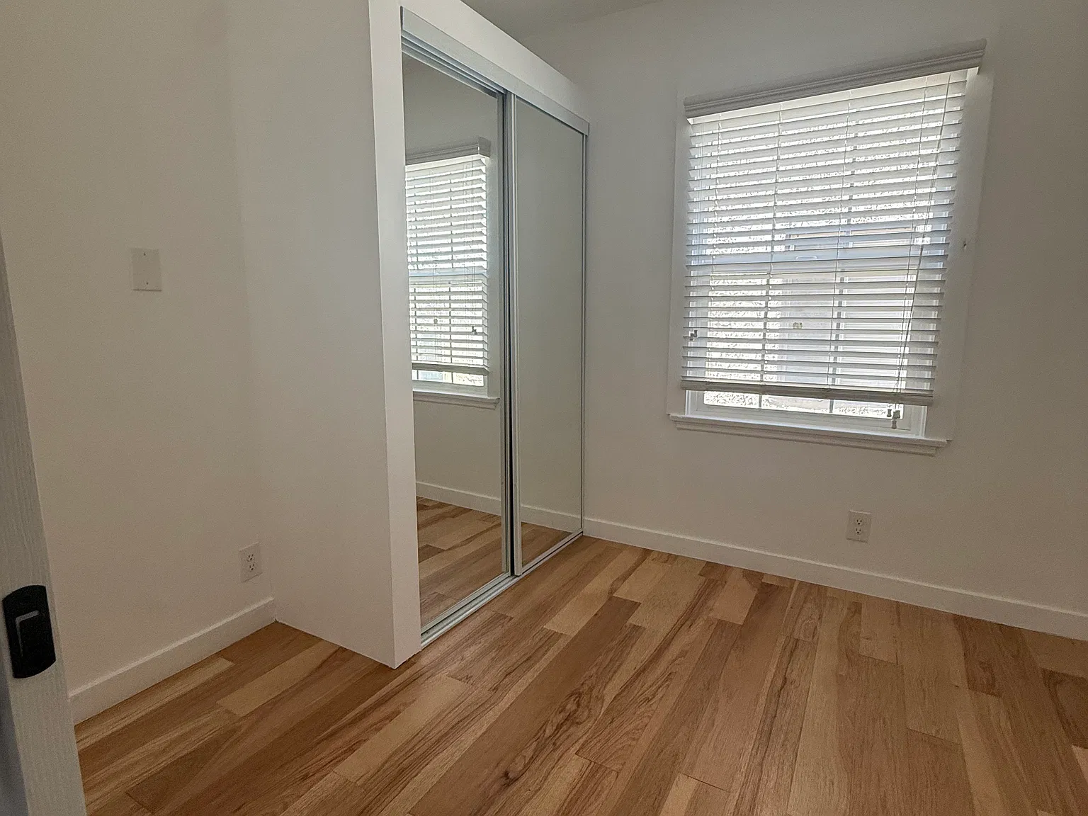 2 bed, 800 sqft, $3,000 — Photo 4
