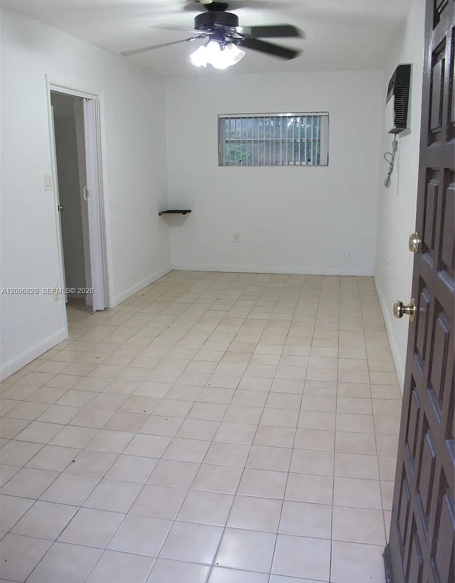 926 SW 10th Ave — Photo 3