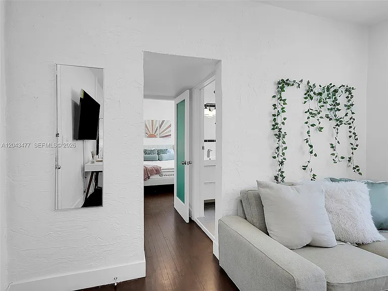 1618 Michigan Ave #25 — Photo 4