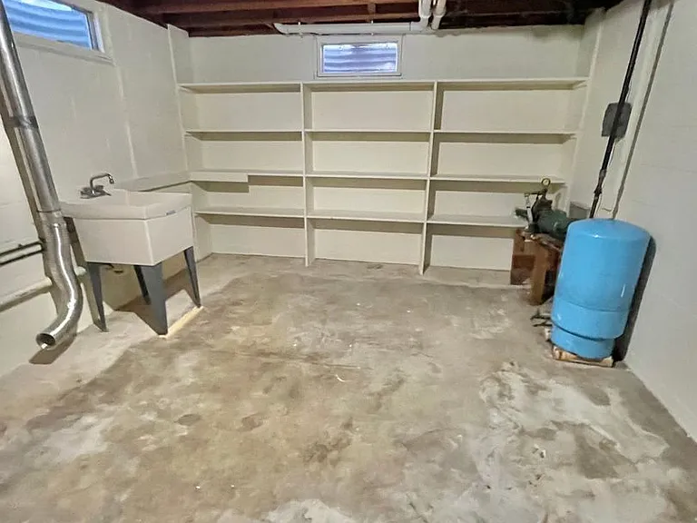 4909 E Linden Ln — Photo 34