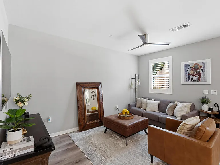 643 Winchester Dr — Photo 6