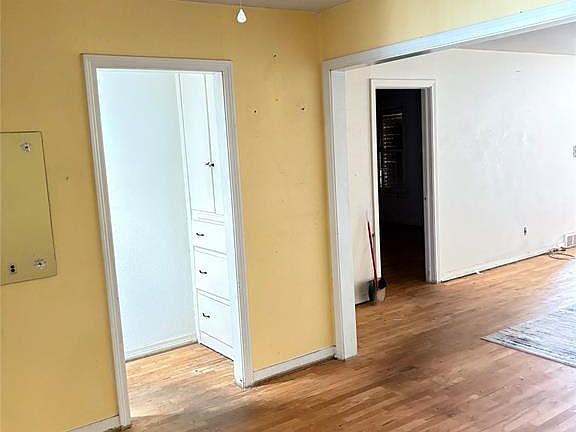 4th image of 3408 N Phillips Ave