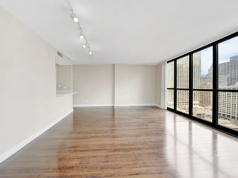 10 E Ontario St #2820 — Photo 6