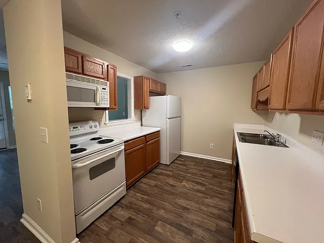 903 Hanahan Ct #2B — Photo 9