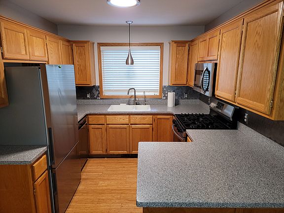 3rd image of 2054 Villard Ave