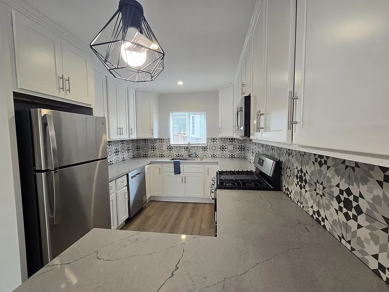 644 Pier Ave #1 — Photo 14