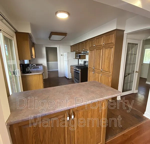 1103 Huntington Cir #PROPERTY — Photo 2