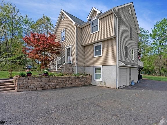 5th image of 1939 Fieldstone Rd