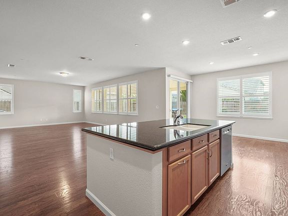 5th image of 6017 Taunton Dr