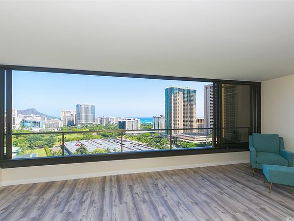 3rd image of 1910 Ala Moana Blvd APT 20C