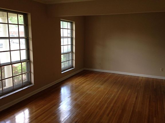 4th image of 2109 Shenandoah Dr