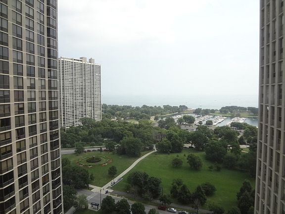3rd image of 2626 N Lakeview Ave APT 2111