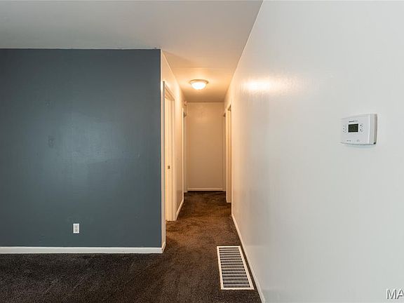 5th image of 803 S Oak St