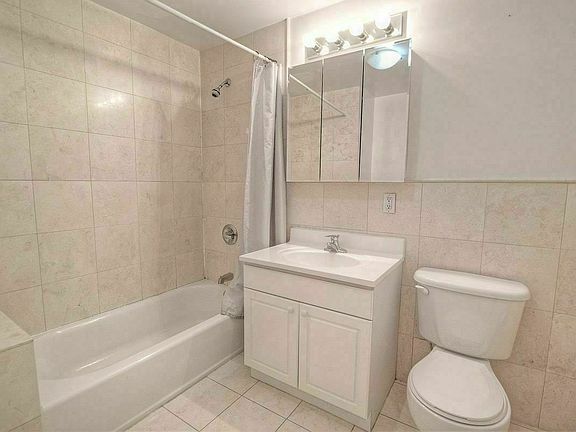 5th image of 120 Cedar St APT 2A