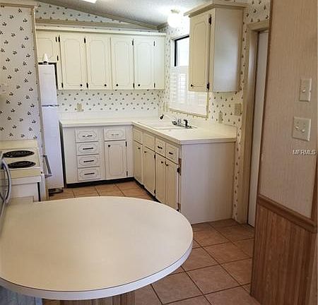 2nd image of 1833 Pauline Dr