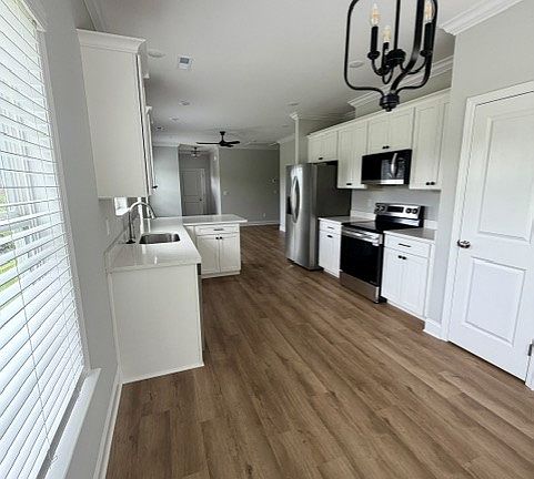 5th image of 304 NE Bellingham Dr