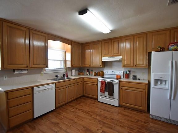 5th image of 1611 N Dale Ave
