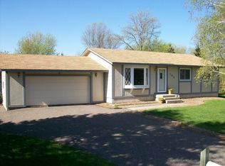 105 Walnut Ct, Delano, MN 55328