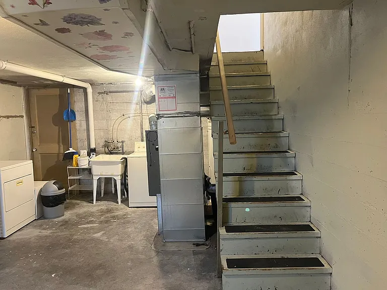 128 N Saratoga St — Photo 13