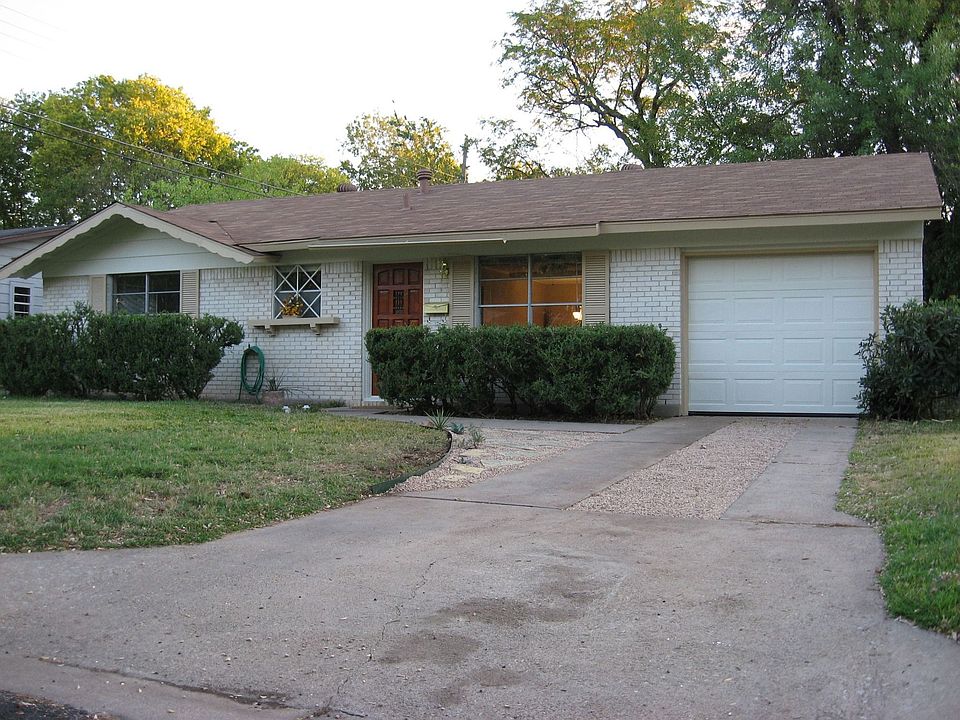 Front of home-3005 Firwood