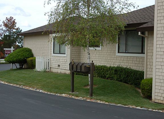 3rd image of 240 Joes Ln