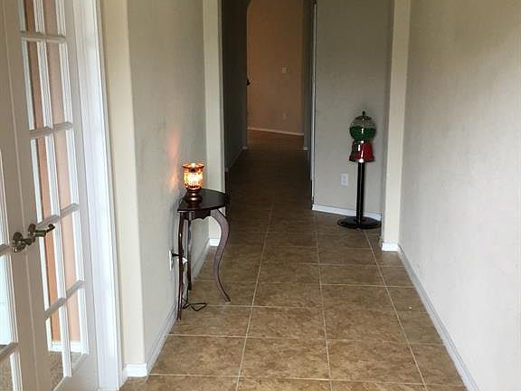 2nd image of 1112 Yorkshire Dr