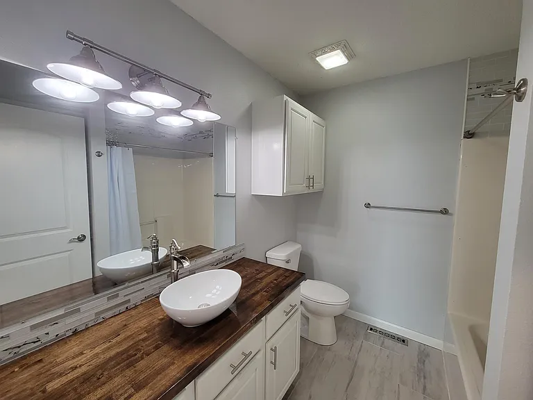 623 Highway T14 — Photo 17