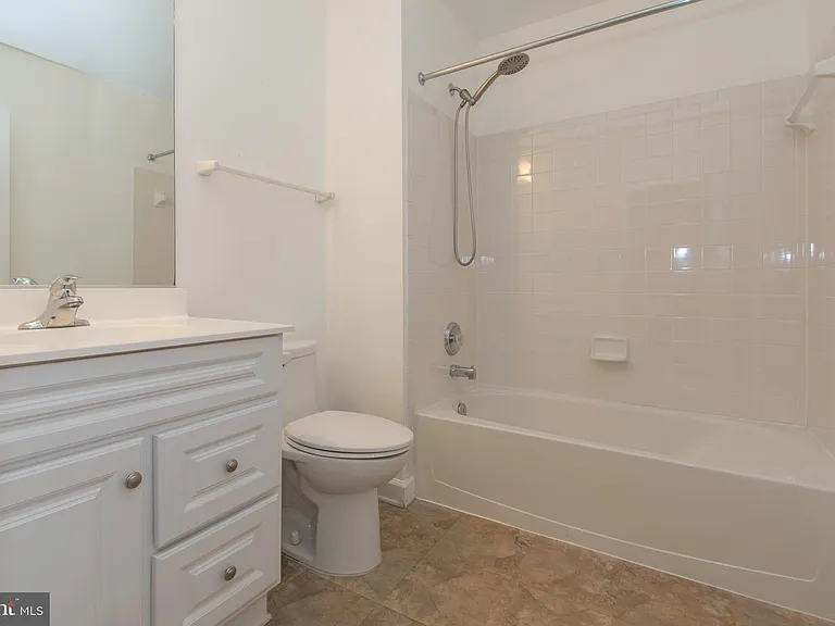 13559 Flowerfield Dr — Photo 20