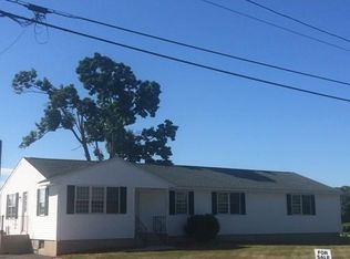 510 Hartford Ave W, Uxbridge, MA 01569
