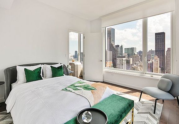 4th image of 232 E 54th St #A33a