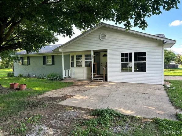 114 Lambert Ave, Sikeston, MO 63801