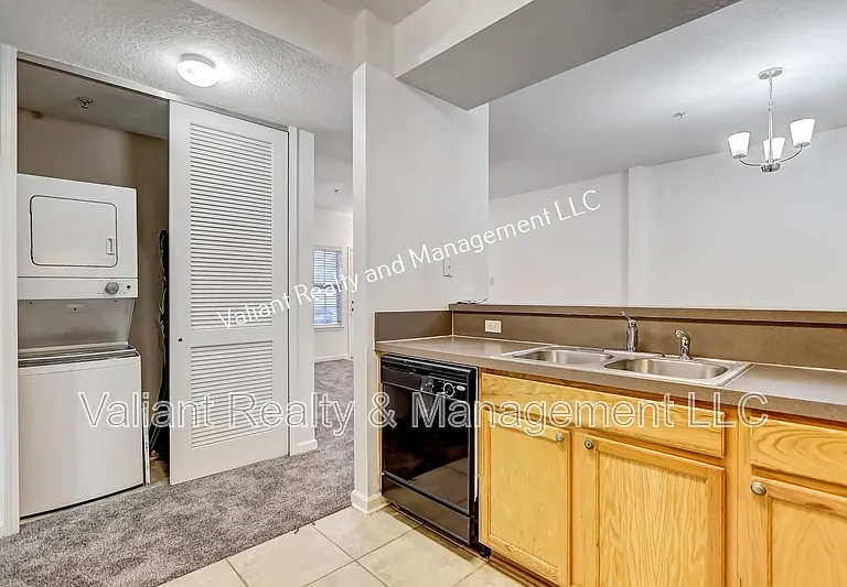 575 Oakleaf Plantation Pkwy #1-1303 — Photo 16