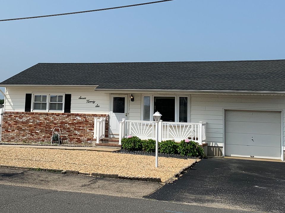 1st image of 726 Phoebe St