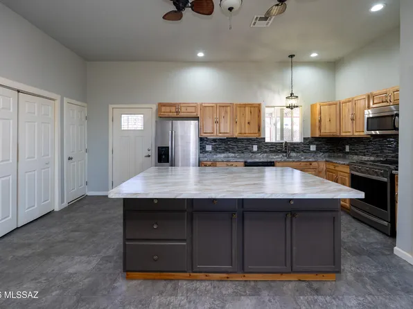 108 E Navajo St, Huachuca City, AZ 85616