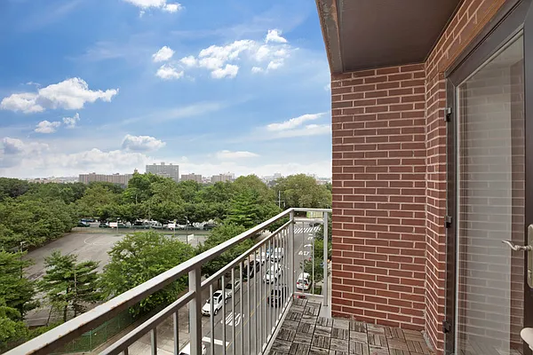 Sold by Modern Spaces | media 1