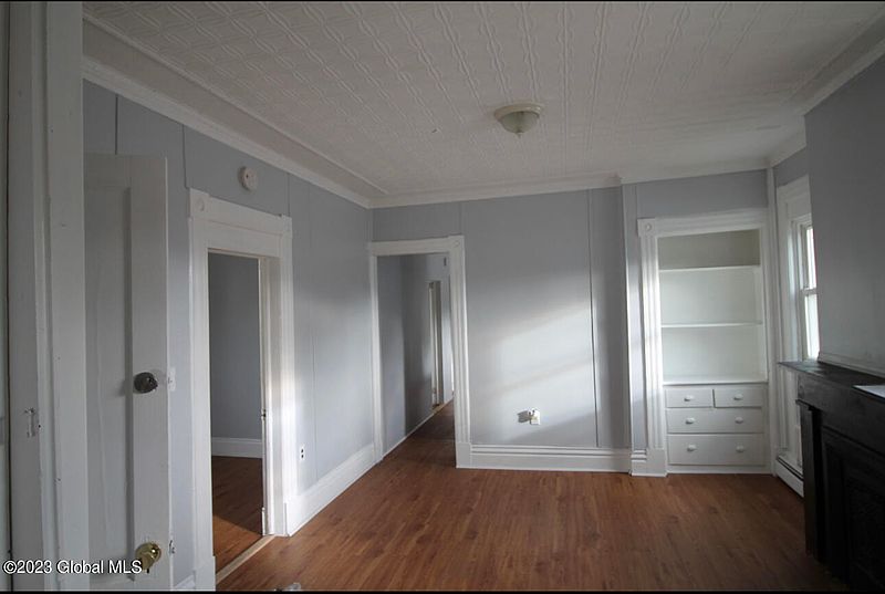 4th image of 238 9TH Street