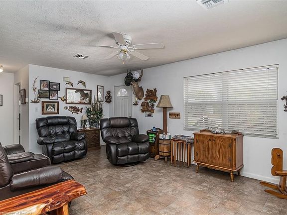 5th image of 13 Quail Run Ln