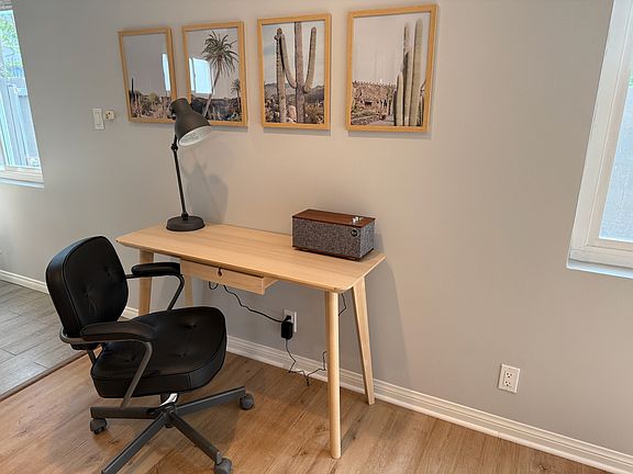 5th image of 14954 Moorpark St APT 3
