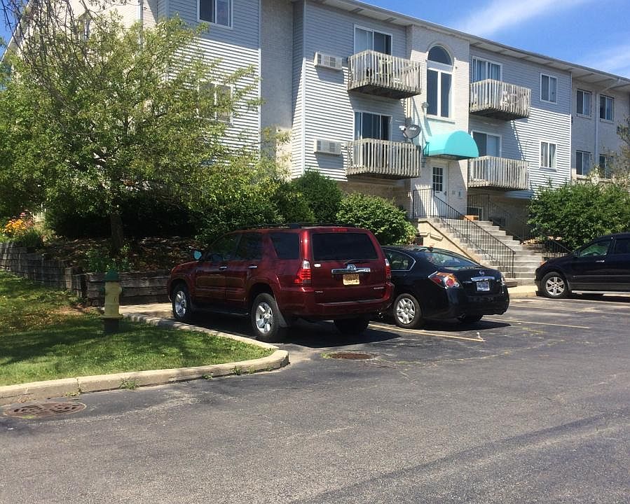 1st image of 2810 W Grandville Ave