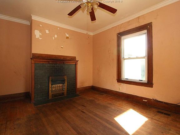 2nd image of 902 W 2nd St