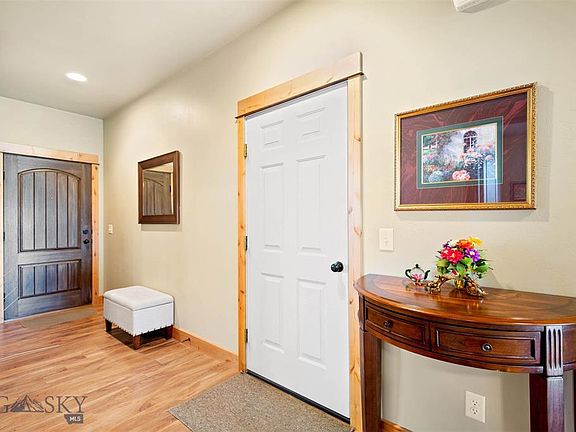 4th image of 1826 Leeward Ct
